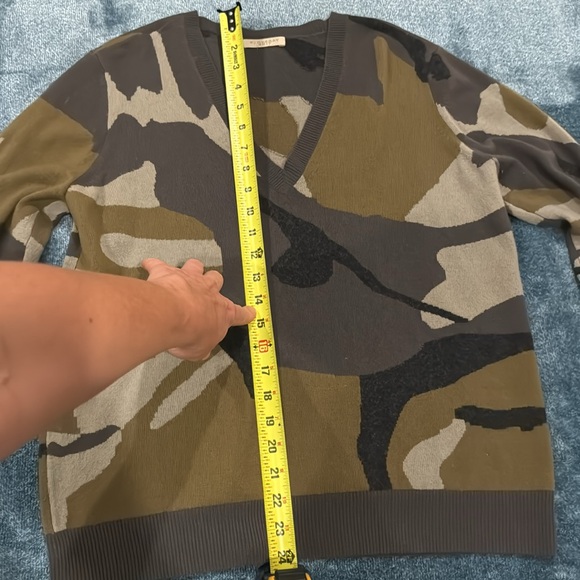 Burberry Brit %100 Cashmere Sweater. Size M - Picture 8 of 9